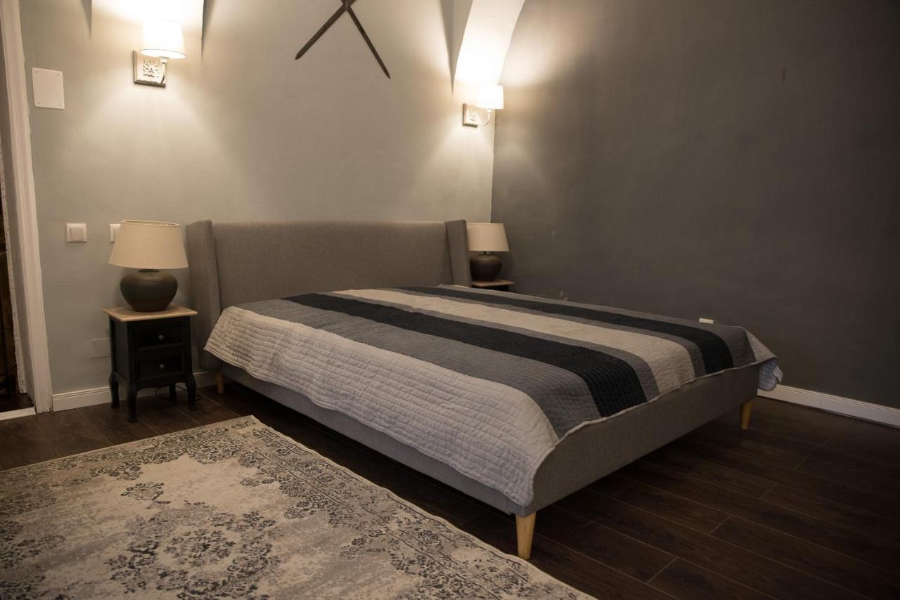 Ultra Central Medieval Apartment Cluj-Napoca Eksteriør bilde