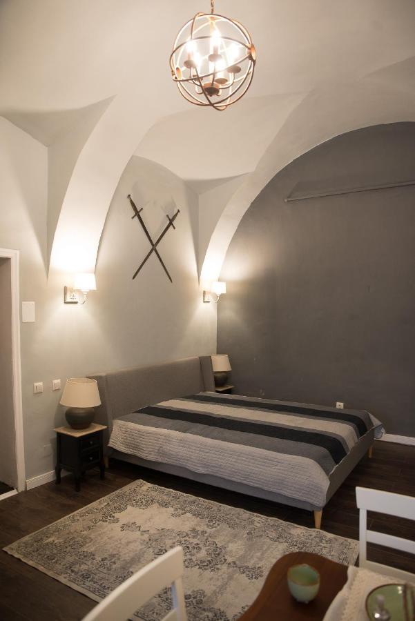 Ultra Central Medieval Apartment Cluj-Napoca Eksteriør bilde